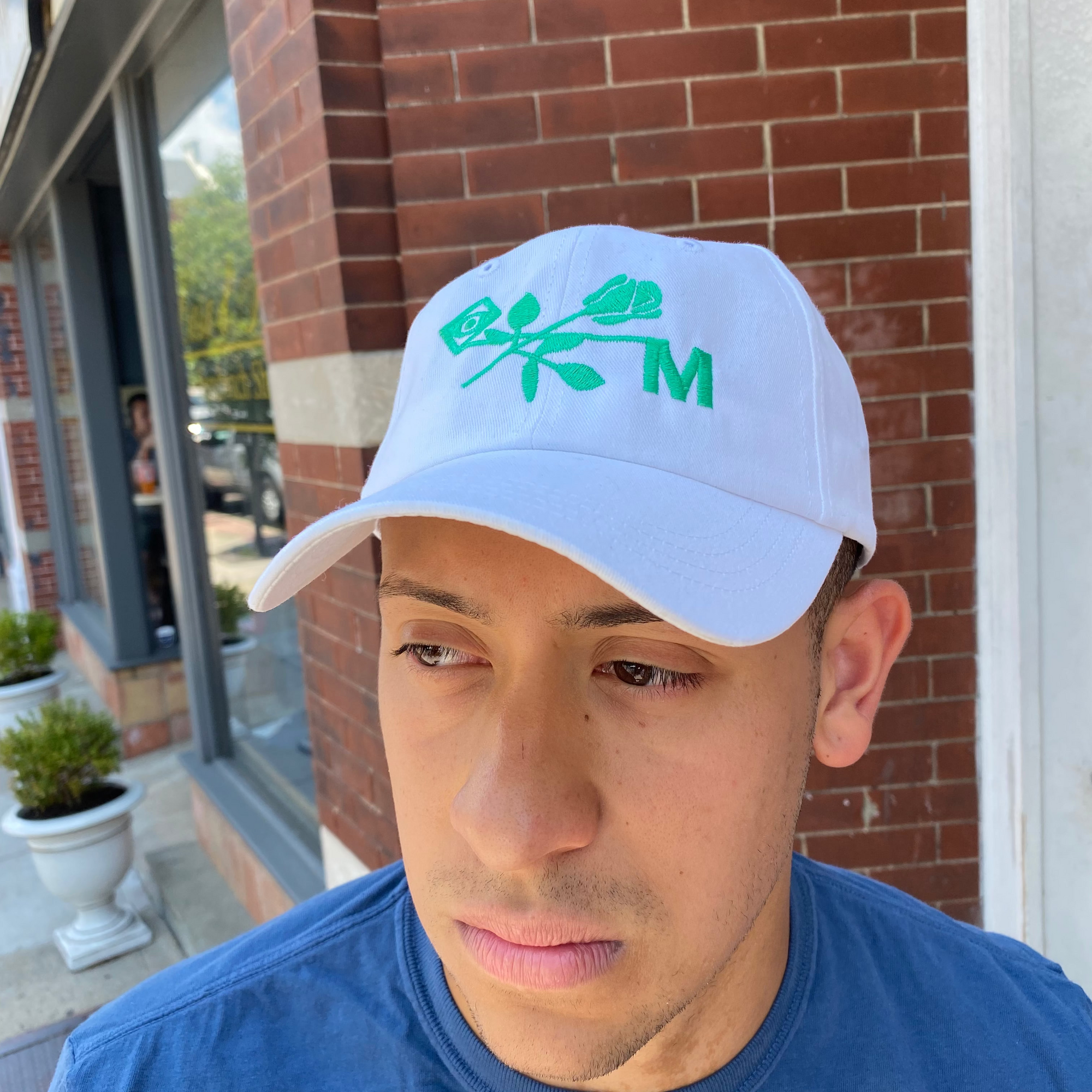 logo dat hat - white